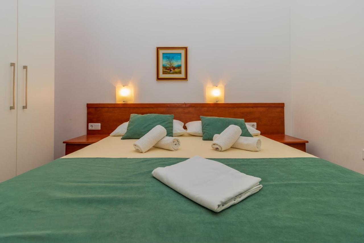 Apartments Villa Mandolina Marusici (Split-Dalmatia) Exterior foto